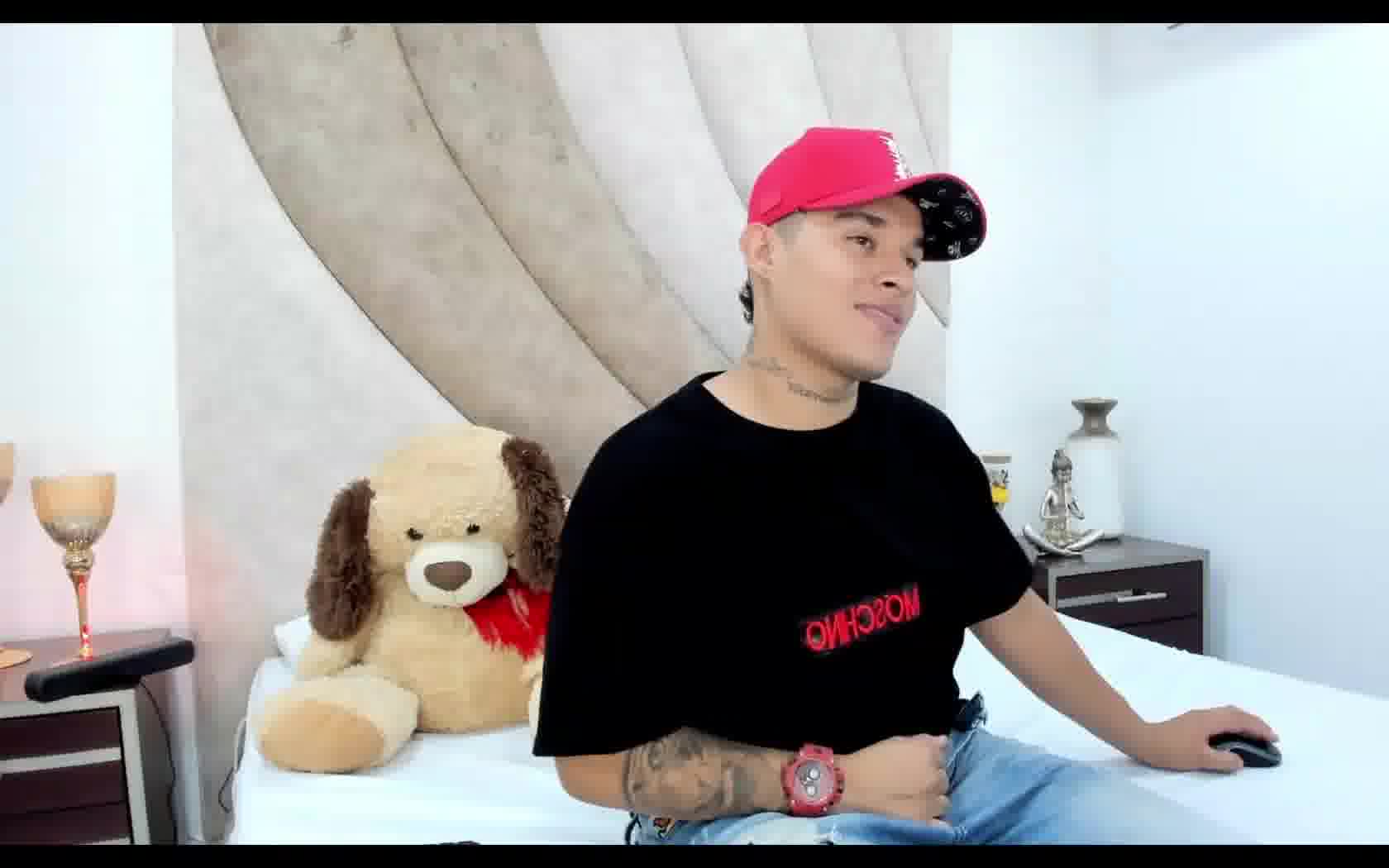 Artiest AronnHot Video 1
