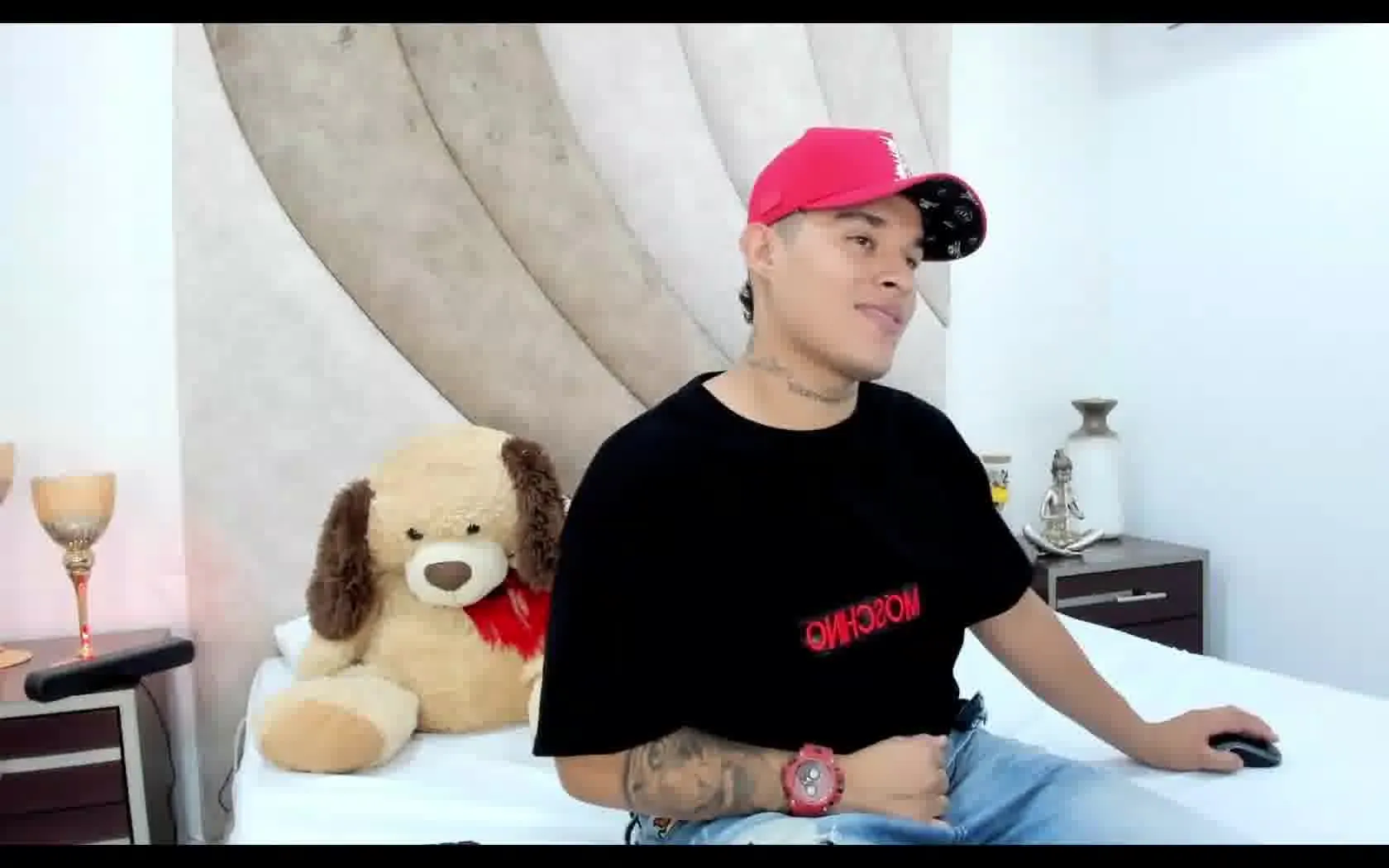 Artiest AronnHot Video 1
