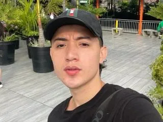 CAMILOXXX44 profilbild på webbkameramodell