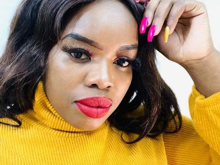 BUSTTYAMBBEROSE27 profielfoto van cam model