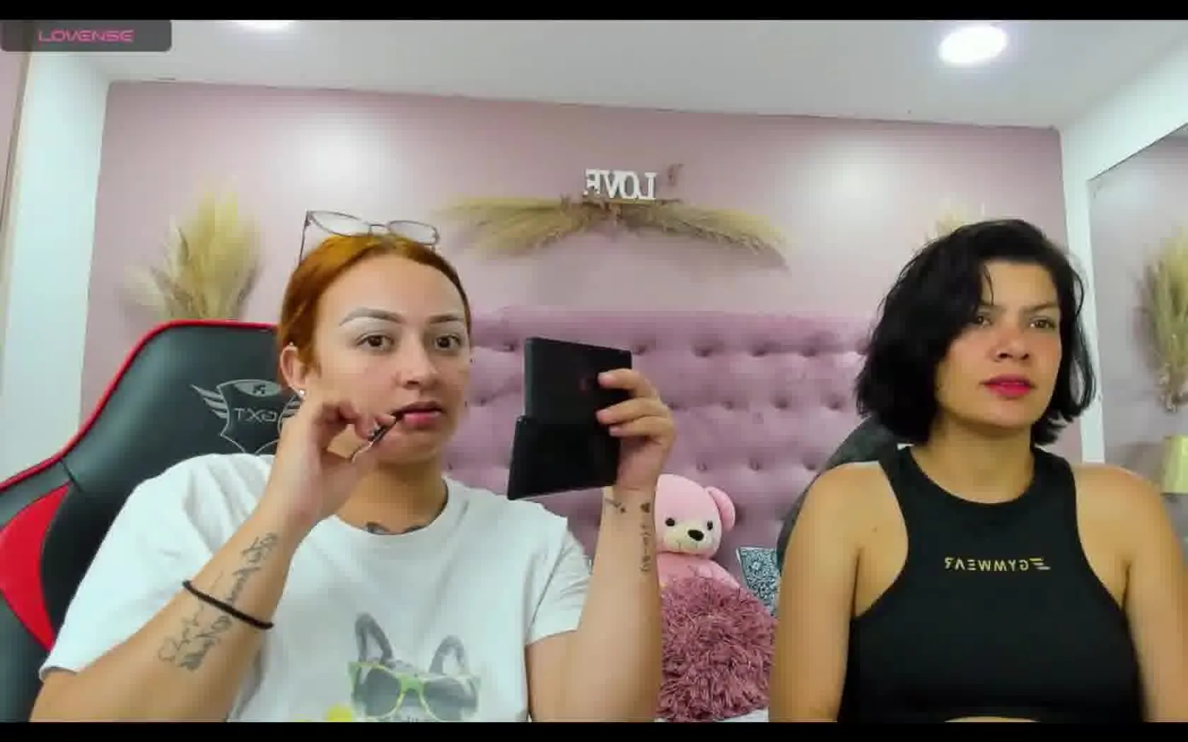 Artist ScarlettFox18 Video 1