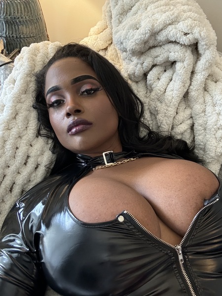 Performer MistressMonetFontaine Photo 9