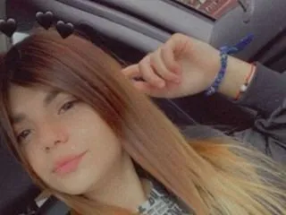 pettitAna cam model profile picture