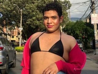 Imagen de perfil de modelo de cámara web de aishahotts