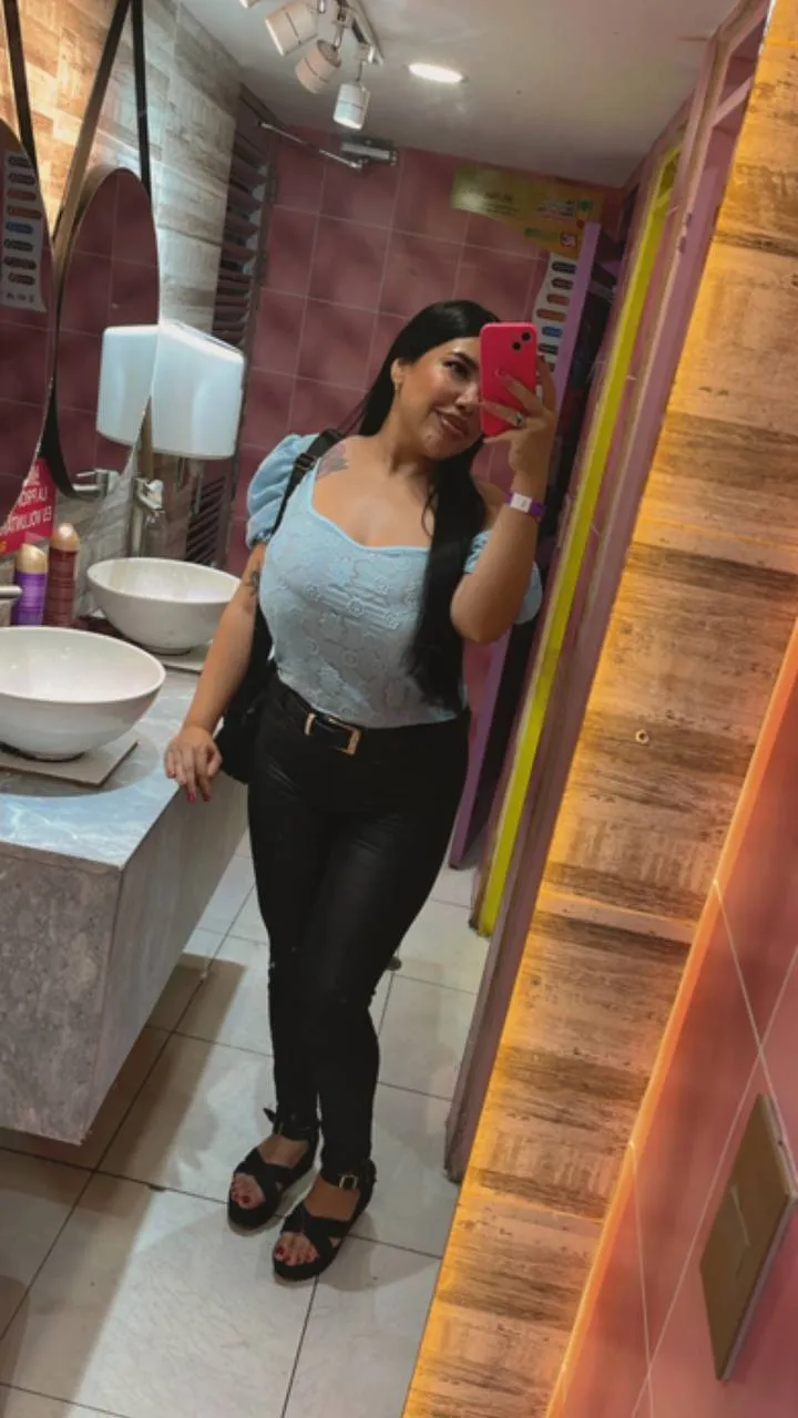 Performer Andreabusty Photo 5