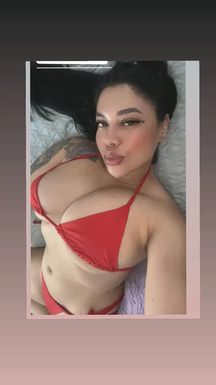 Performer Andreabusty Photo 4