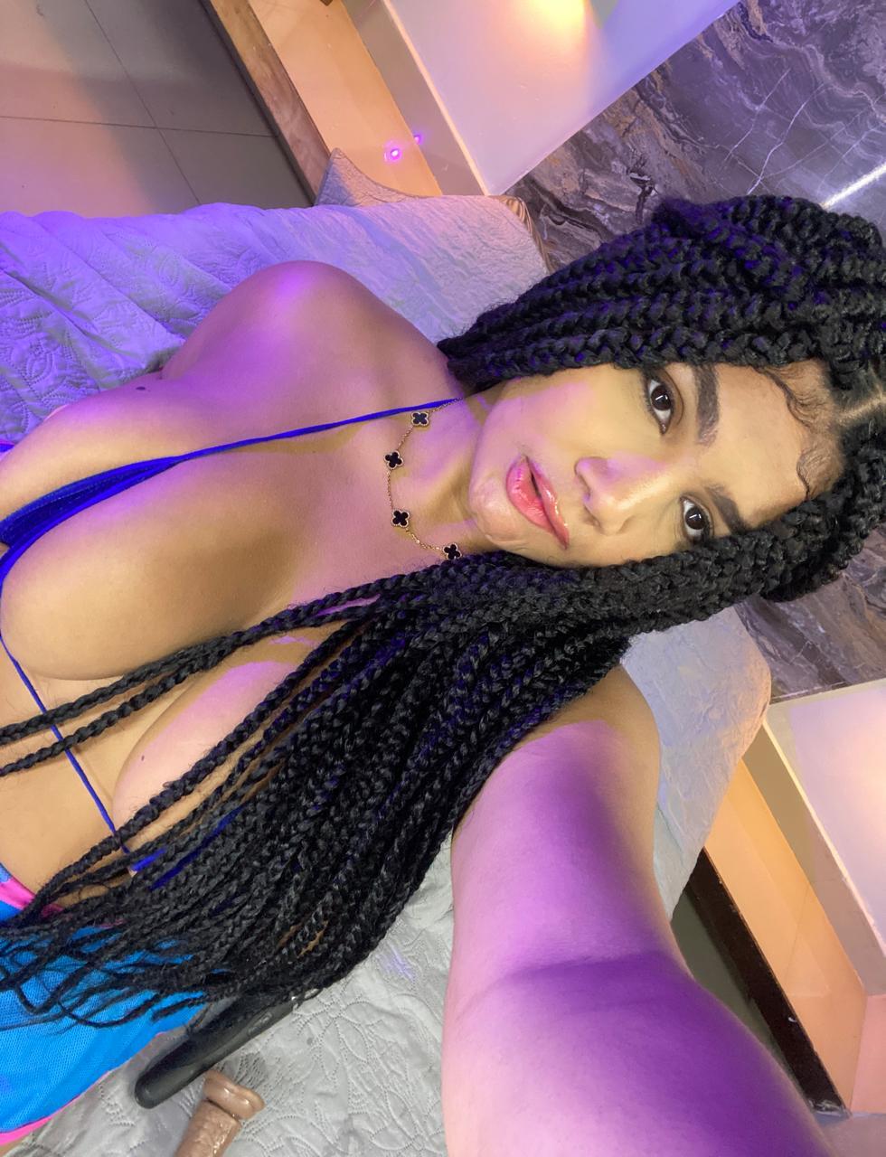 Performer AfroditaRooss Photo 2