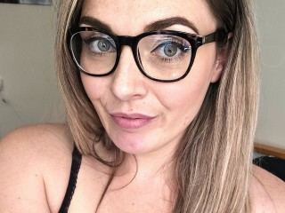 Imagen de perfil de modelo de cámara web de Lolalovestaboo