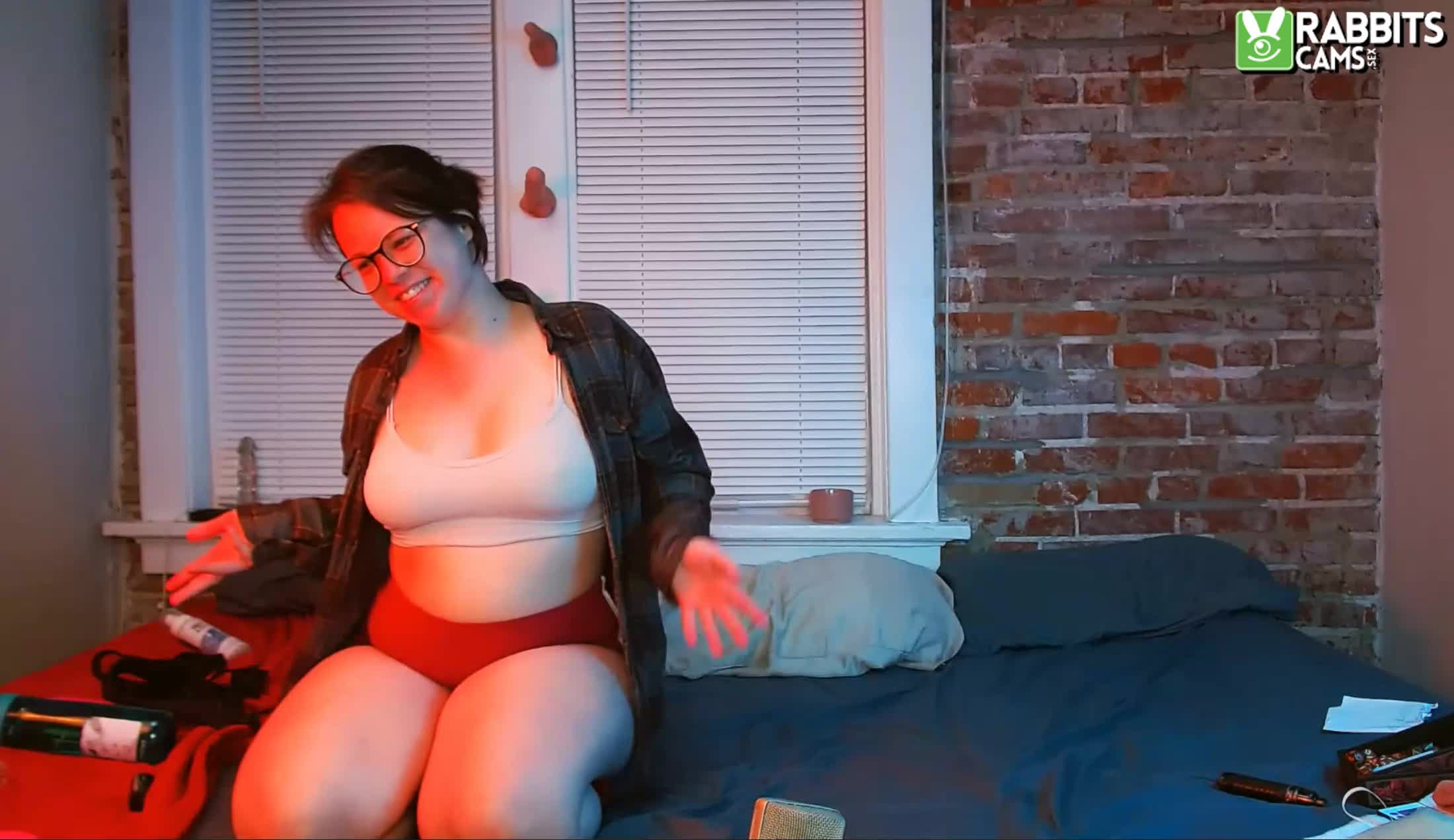 Artiest AprilMayhem Video 1