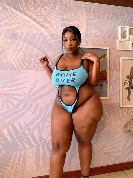 Artist HugeMassiveBooty Foto 1