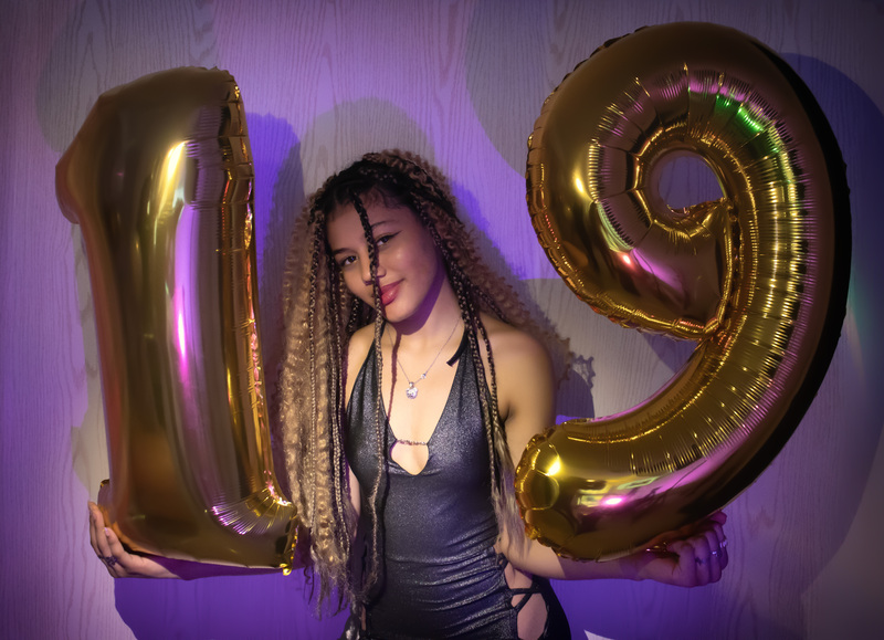 Performer MelaniWest Photo 5