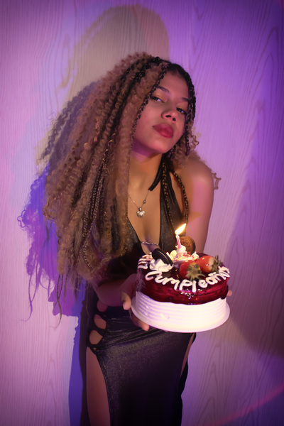 Performer MelaniWest Photo 3