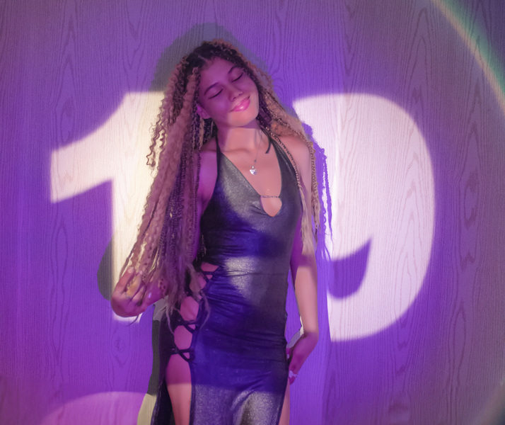 Performer MelaniWest Photo 7