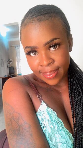 Interprete bustyass26xxx Foto 3