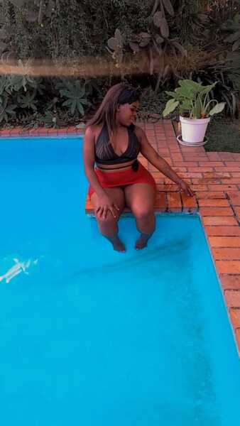 Interprete bustyass26xxx Foto 12