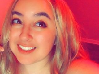 Profilbilde av EllieMoreno webkamera modell