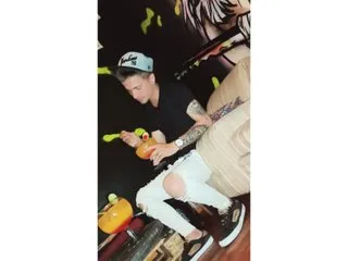 Imagen de perfil de modelo de cámara web de FucckBoy99