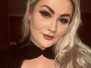BustyCurvyBlondeUK cam model profile picture