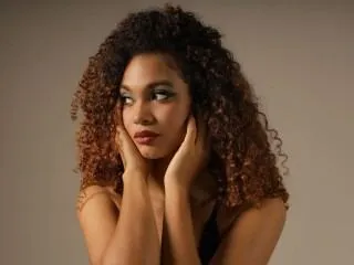 Miirannda profielfoto van cam model