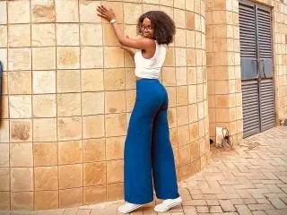 PetiteBabePoppy cam model profile picture