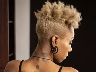 Imagen de perfil de modelo de cámara web de ThunderWilliams