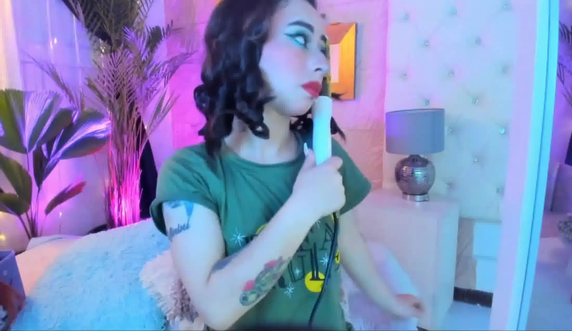 Artist HANNAAZUMI Video 1