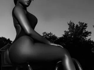 Image de profil du modèle de webcam BlackJade24