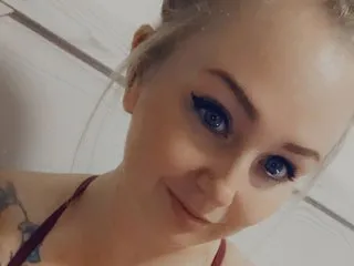 Imagen de perfil de modelo de cámara web de KokoXXXX