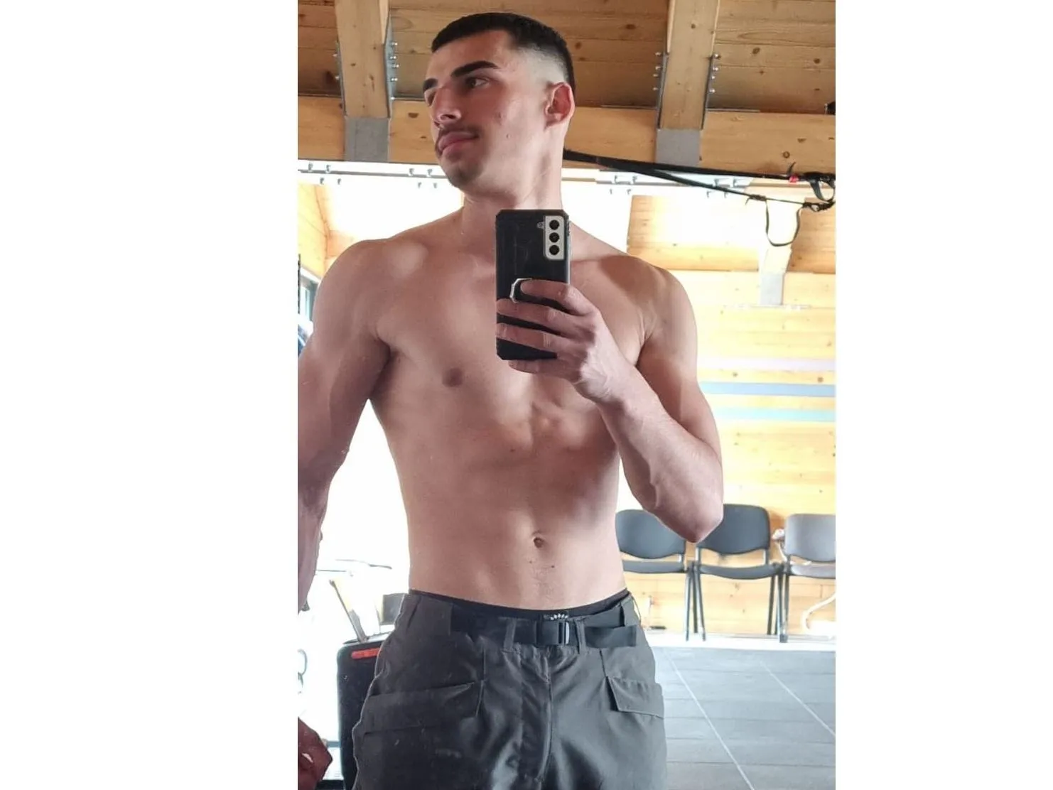 DannyStud18 profilbild på webbkameramodell