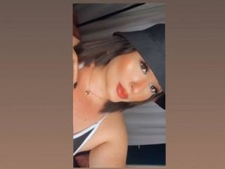 OriannaGuzman cam model profile picture