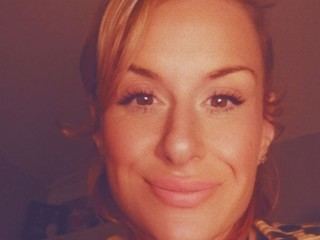 Image de profil du modèle de webcam HornyNHott