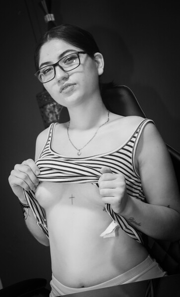 Artiest NaomyJenner Foto 3