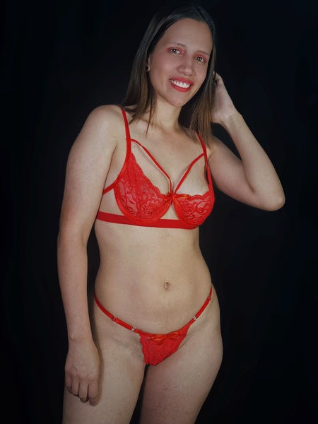 Performer SharithHorny Photo 1