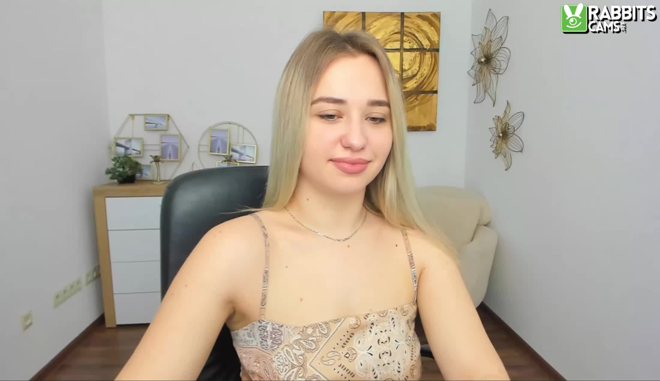 Artista HazelWhit Video 1