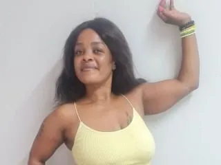 Image de profil du modèle de webcam SexiebootyJoy86ZA