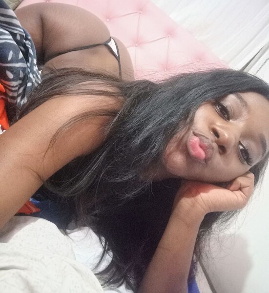 Intérprete KiaraWard Foto 3