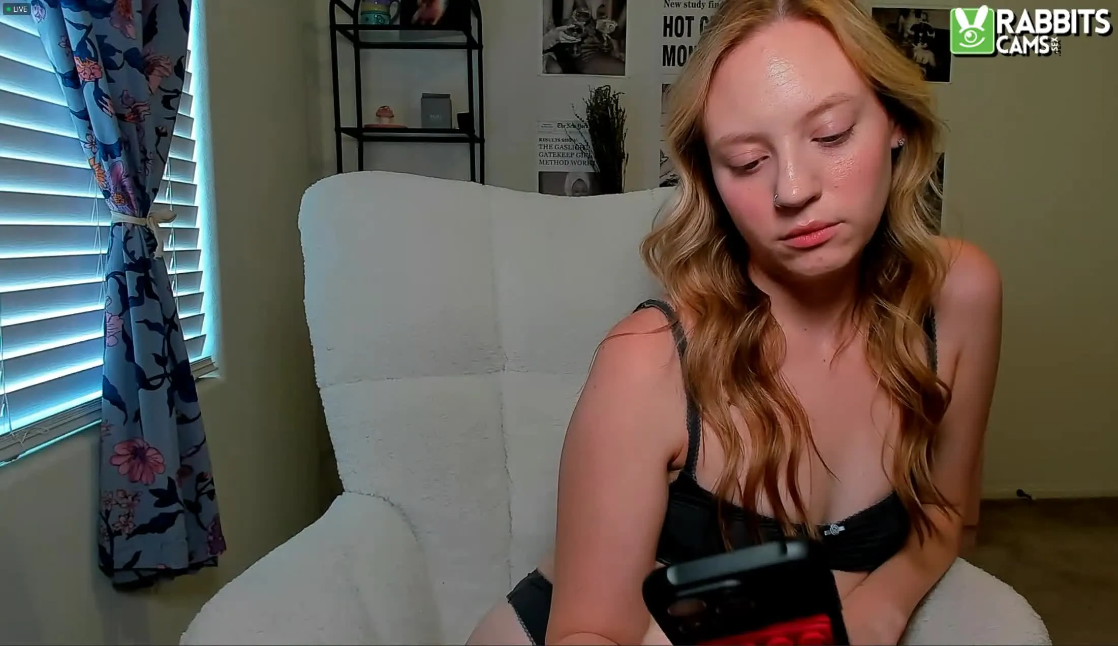 Artist LiliTurnerxo Video 1