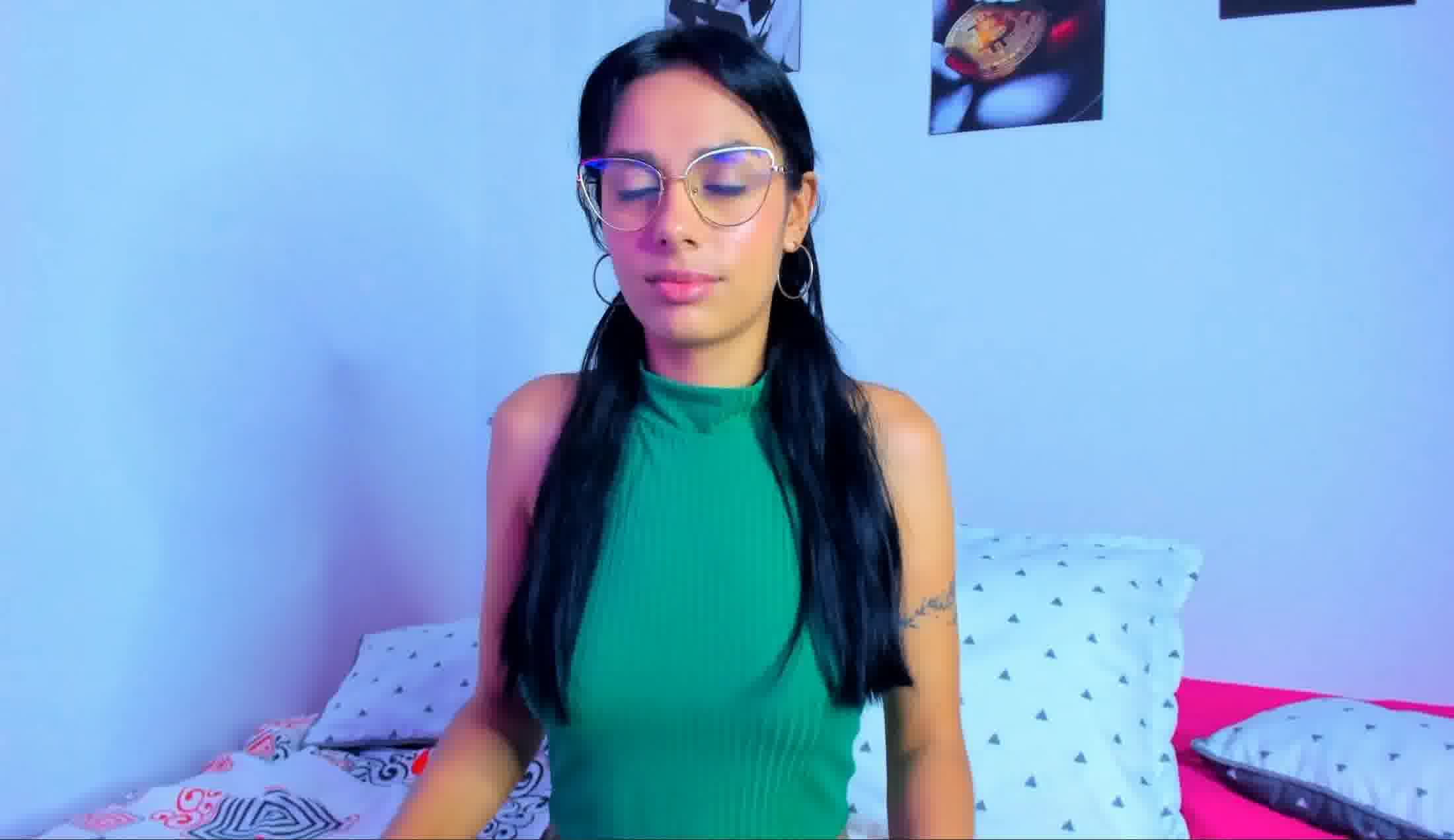 Interprete Anais_Hills Video 2
