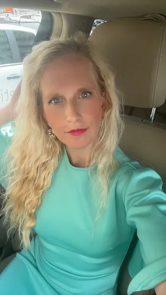 Intérprete AstralElla Foto 4