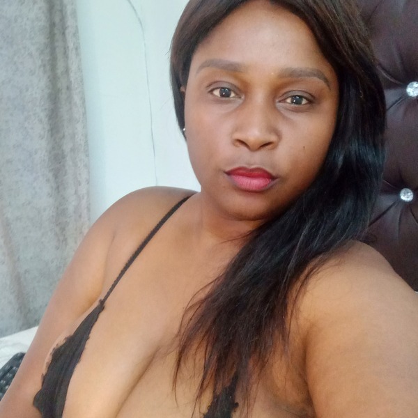 Utøver BustyMelaninx Bilde 1