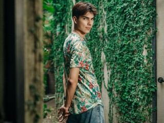 MattCrusoe cam model profile picture