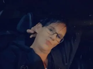 SnowIsFunXXX cam model profile picture