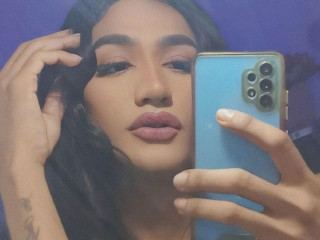 Imagen de perfil de modelo de cámara web de alessanahomi