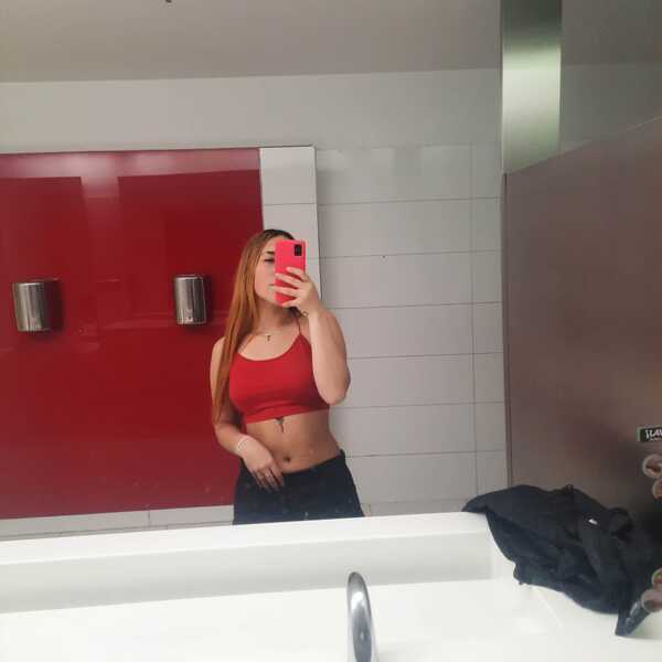 Performer Elizabethh19 Photo 11