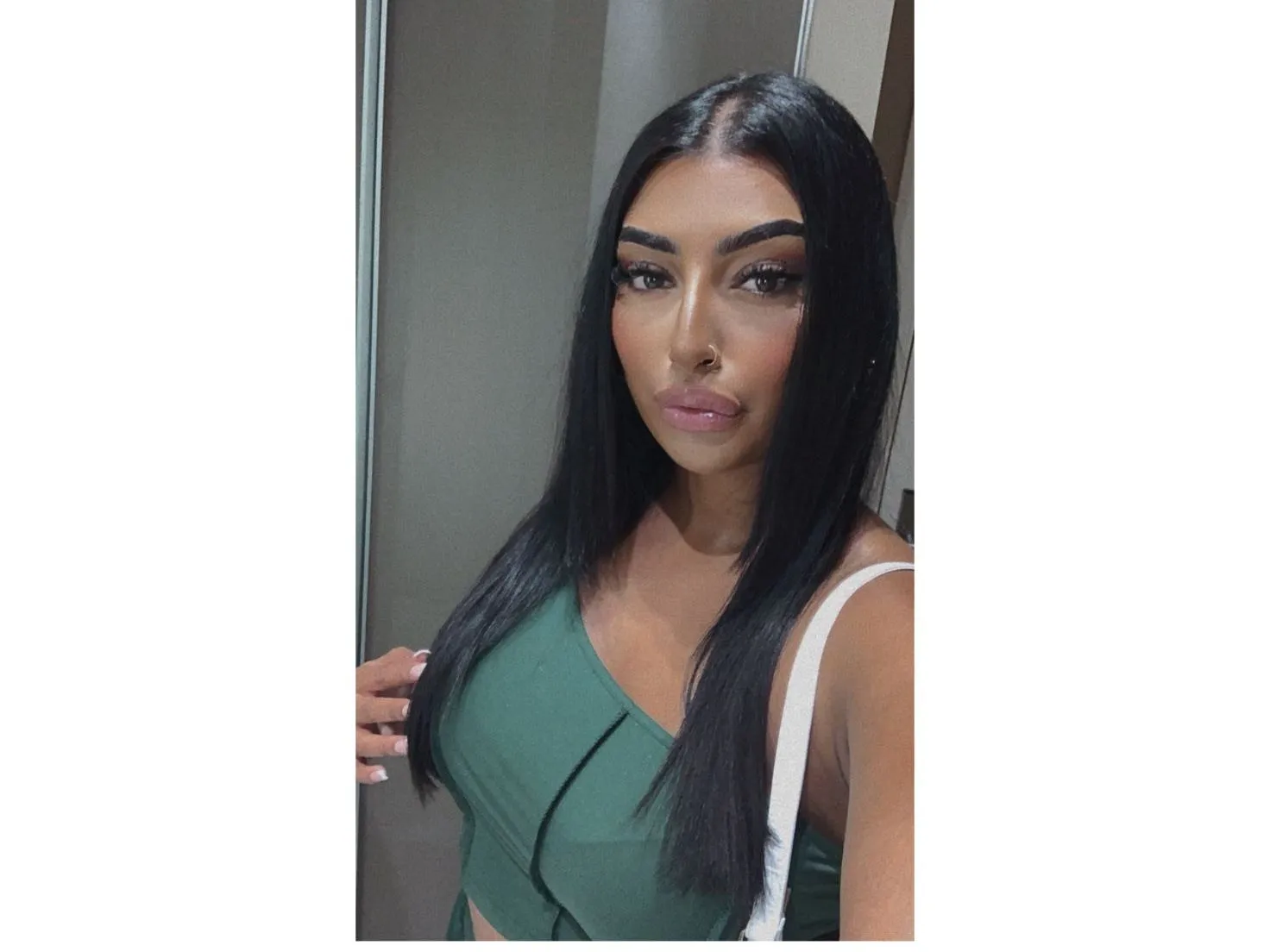 Kylamae26 cam model profile picture