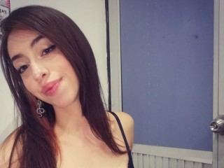 20CamilaPetite Profilbild des Cam-Modells 