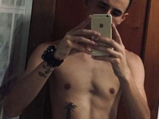 Imagen de perfil de modelo de cámara web de AlexxArngo