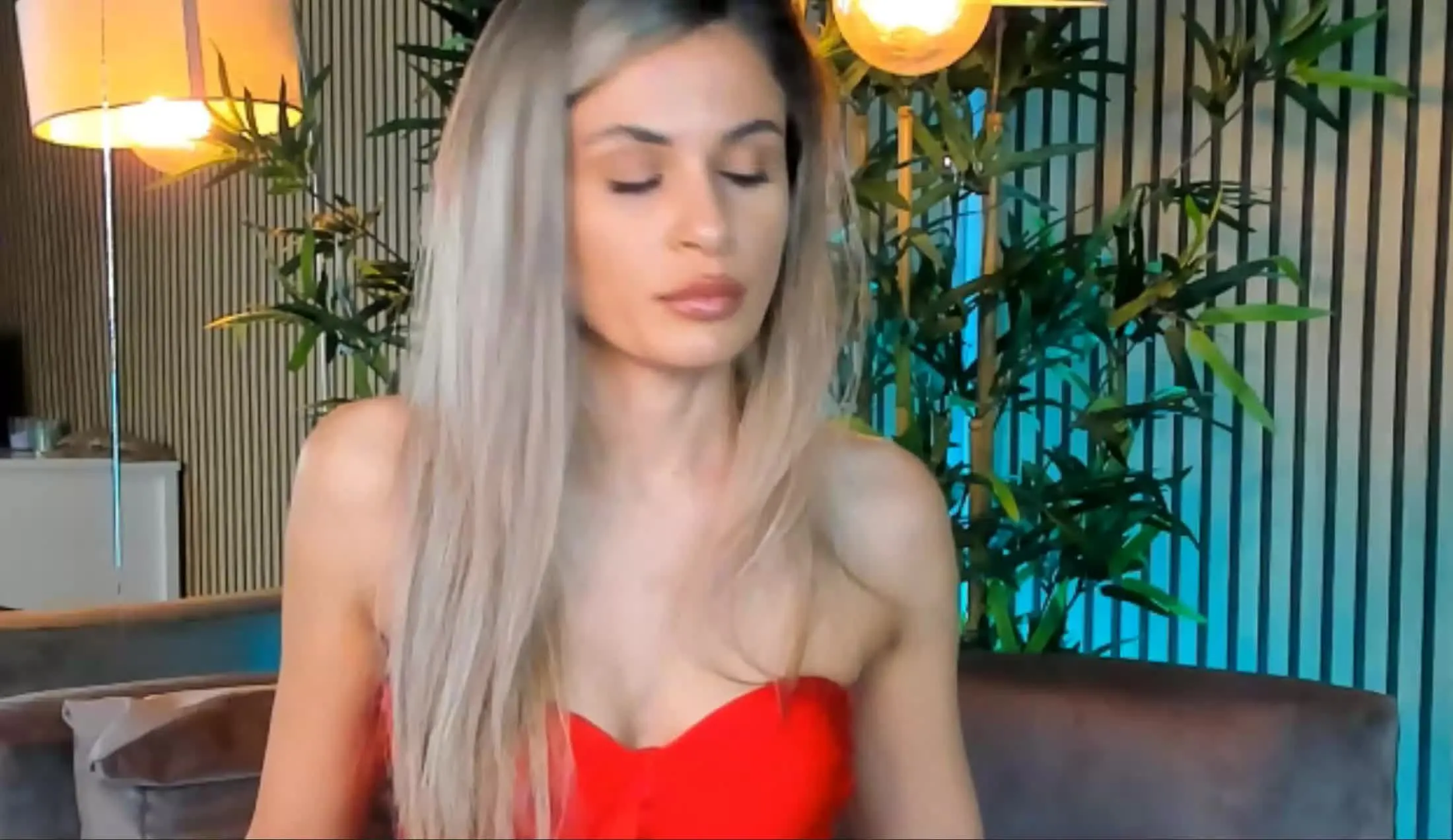 Performer AvrillCyruss Video 1