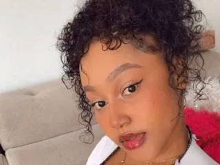 Imagen de perfil de modelo de cámara web de GinnaRoah