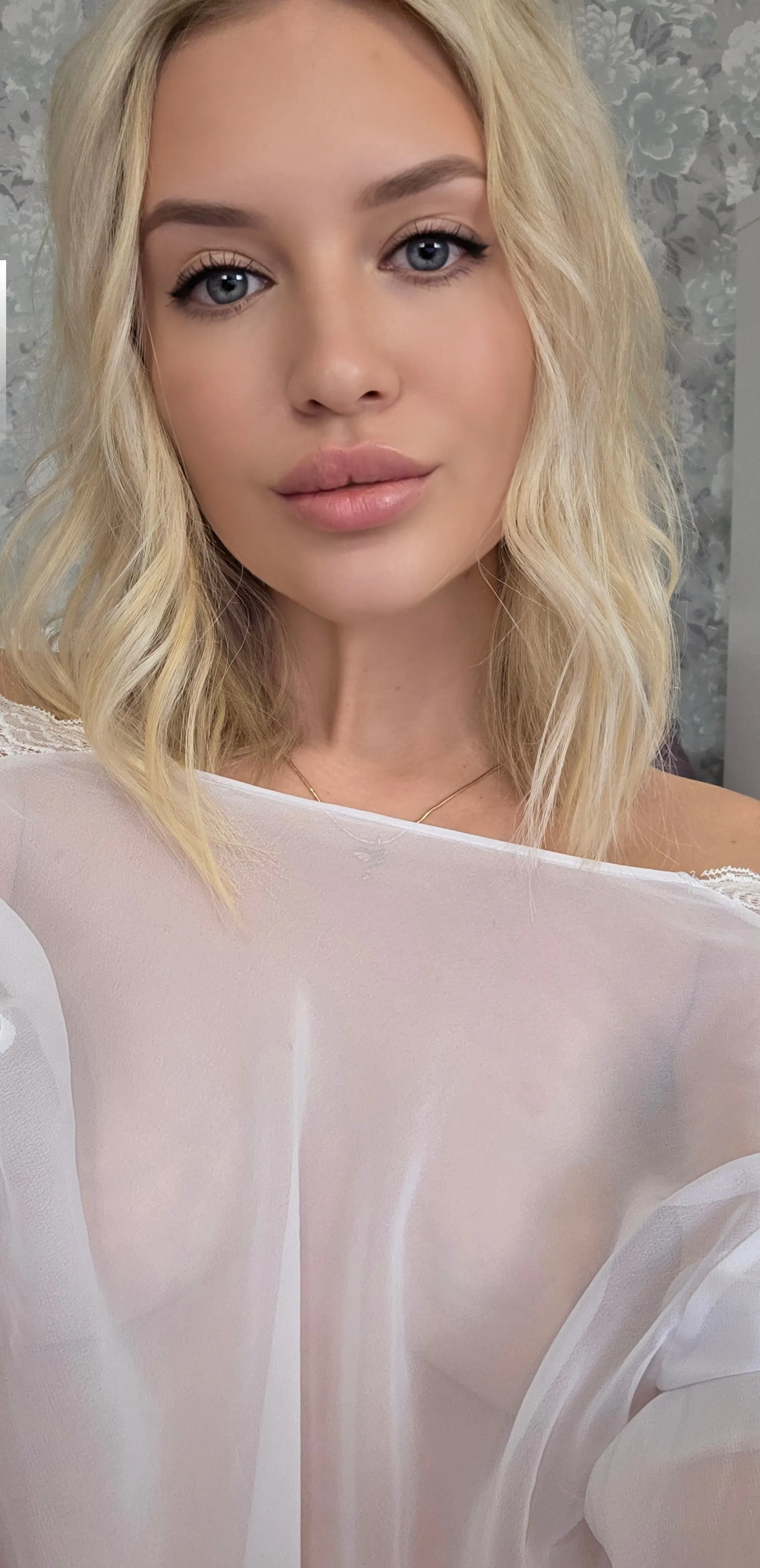 Performer Lindy18 Photo 1